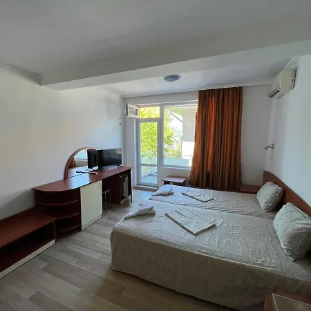 Night Panorama فندق نيسيبار